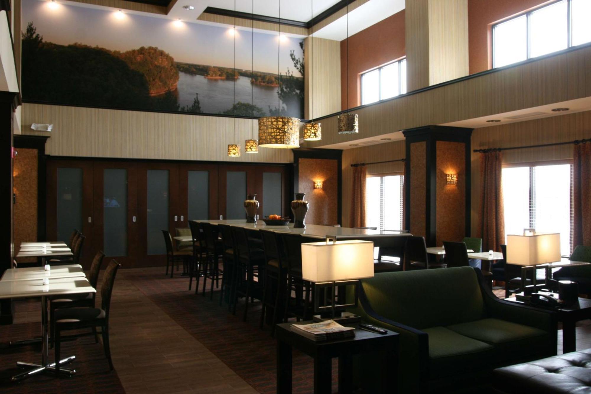 Hampton Inn And Suites Peru Ngoại thất bức ảnh